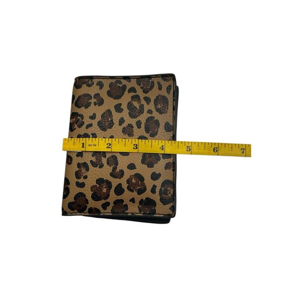 Fossil Foldable Wallet With Credi Card Holder Coin Holder And Passport Or... - Picture 9 of 10